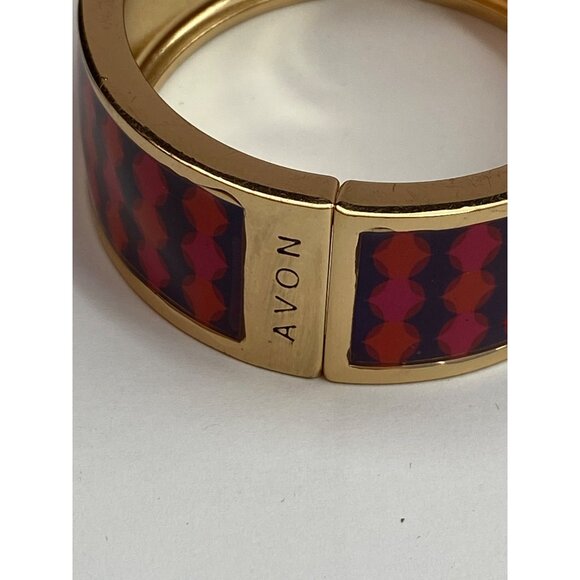 Avon Gold-Tone Geometric Hinged Bangle Bracelet With Red & Pink Pattern J0251 - Picture 5 of 9